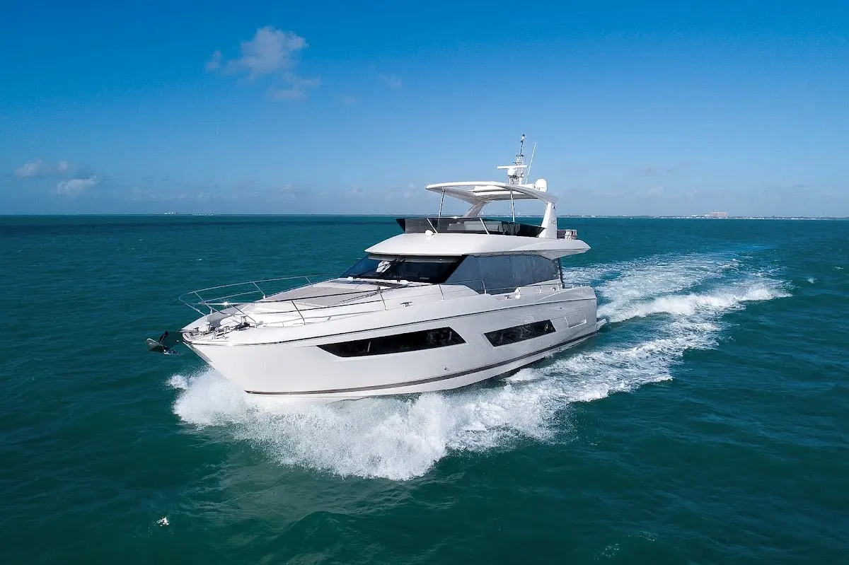 Romy One Yacht Charter