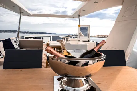 Romy One Yacht Charter, photograph 6