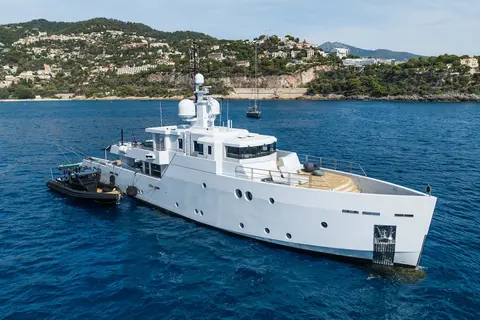 S7 Yacht Charter, photograph 5