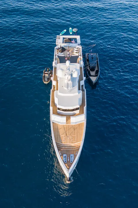 S7 Yacht Charter, photograph 7