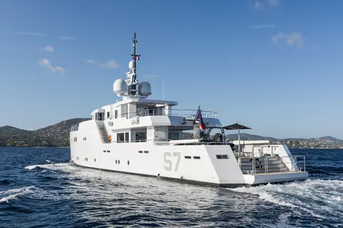 S7 Yacht Charter, photograph 9