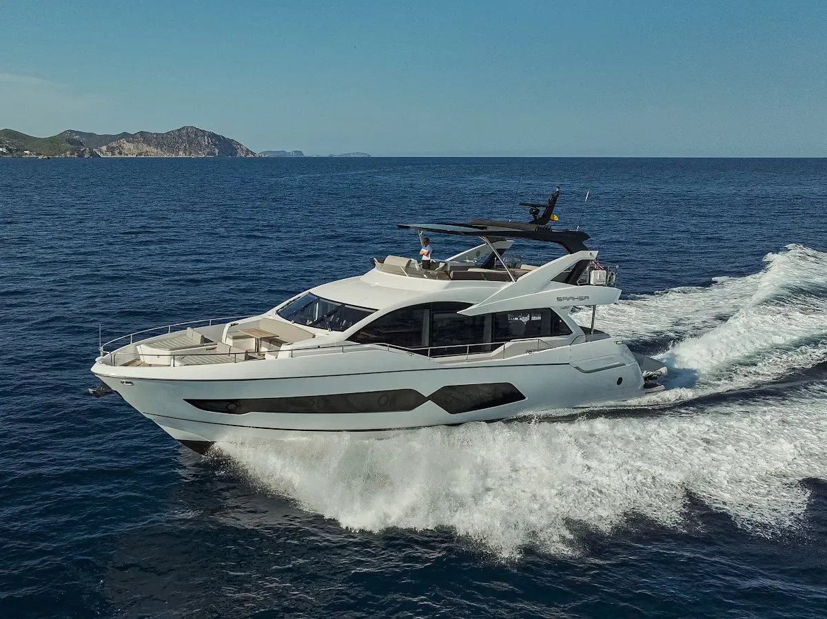 Saahsa Yacht Charter