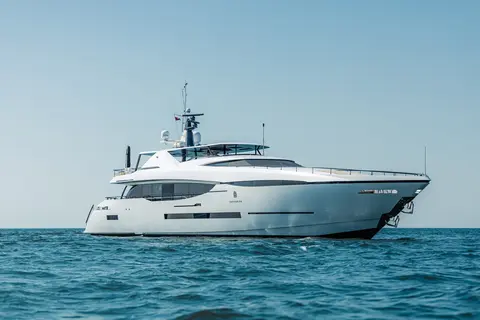 Saffuriya Yacht Charter in Dubai, photograph 2