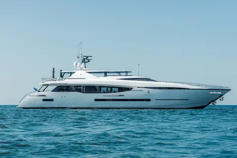 Saffuriya Yacht Charter in Dubai, photograph 3