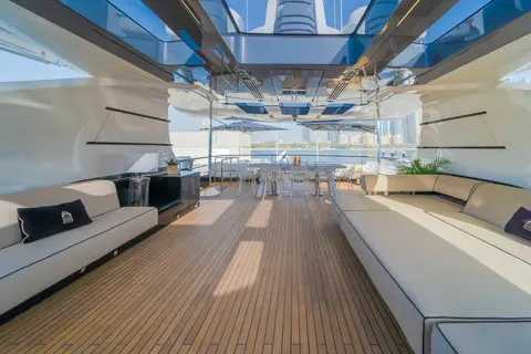 Saffuriya Yacht Charter in Dubai, photograph 7