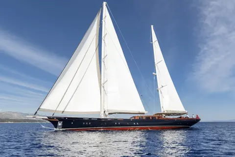 Sallyna Yacht Charter, photograph 3