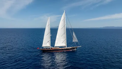 Sallyna Yacht Charter, photograph 5