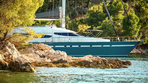 San Limi Yacht Charter, photograph 3