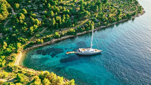 San Limi Yacht Charter, photograph 4