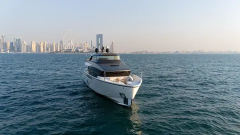 San Lorenzo SX88 Yacht Charter in Dubai, photograph 3