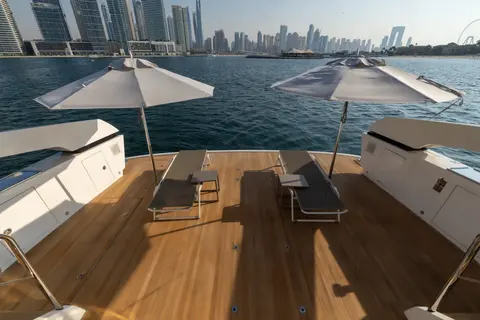 San Lorenzo SX88 Yacht Charter in Dubai, photograph 7