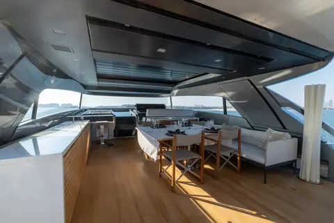 San Lorenzo SX88 Yacht Charter in Dubai, photograph 8