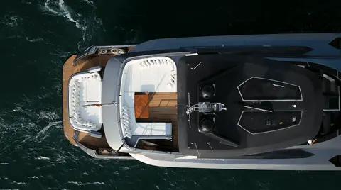 Santorini Yacht Charter in Dubai, photograph 12