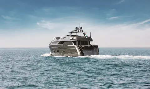 Santorini Yacht Charter in Dubai, photograph 2