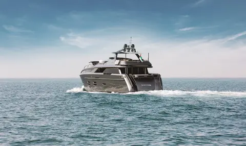 Santorini Yacht Charter in Dubai, photograph 4