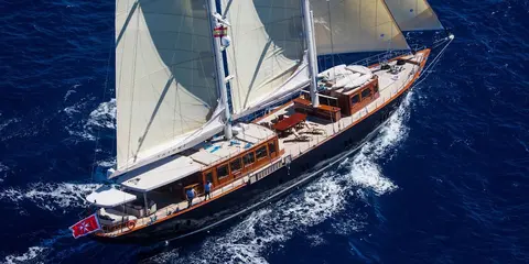 Satori Yacht Charter, photograph 3