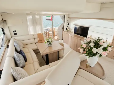 Satoshi Yacht Charter in Dubai, photograph 11