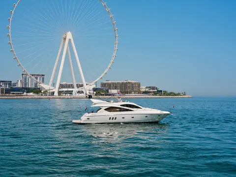 Satoshi Yacht Charter in Dubai, photograph 2