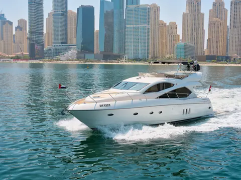 Satoshi Yacht Charter in Dubai, photograph 4