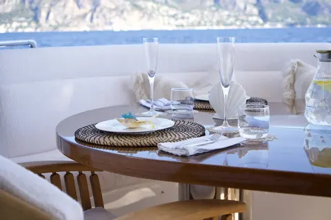 Sea Breeze One Yacht Charter, photograph 11