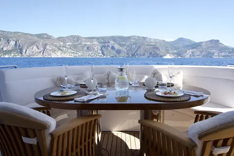 Sea Breeze One Yacht Charter, photograph 9