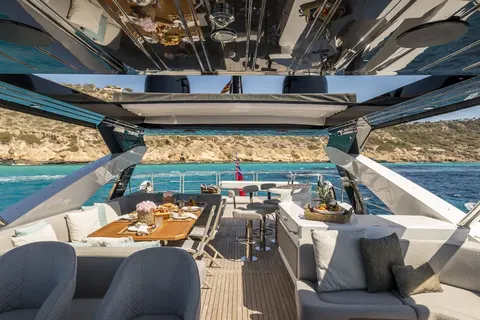 Sea Water II Yacht Charter, photograph 7