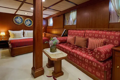 Seagull II Yacht Charter, photograph 11