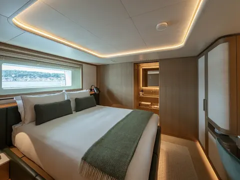 Seawolf X Yacht Charter, photograph 12
