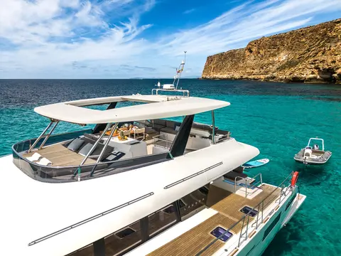 Seek Yacht Charter, photograph 4