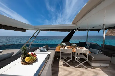 Seek Yacht Charter, photograph 5