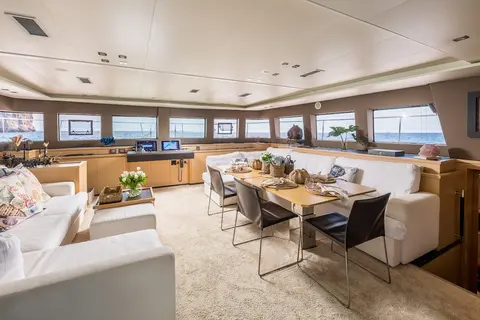 Seek Yacht Charter, photograph 9