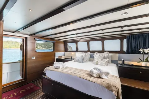 Semaya Yacht Charter, photograph 10