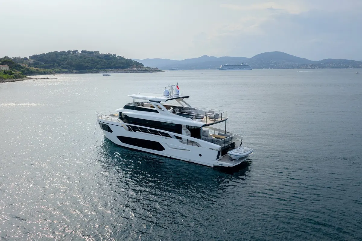 Semela Yacht Charter