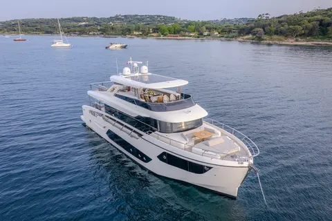 Semela Yacht Charter, photograph 4