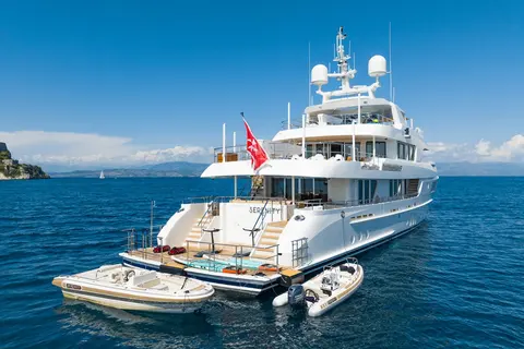 Serenity Yacht Charter, photograph 12