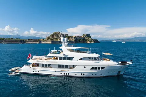 Serenity Yacht Charter, photograph 7