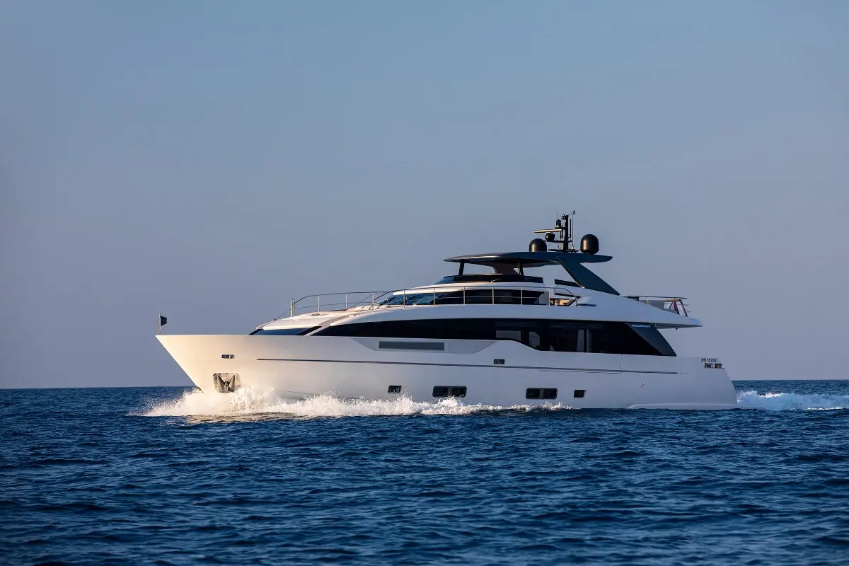 Seven Yacht Charter