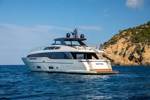 Seven Yacht Charter, photograph 2