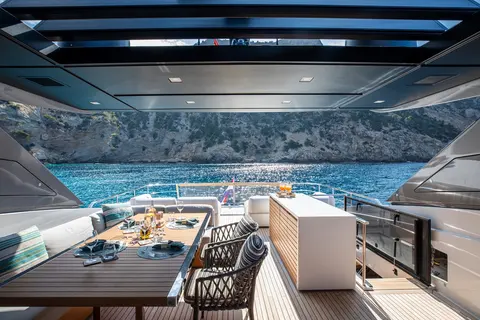 Seven Yacht Charter, photograph 8