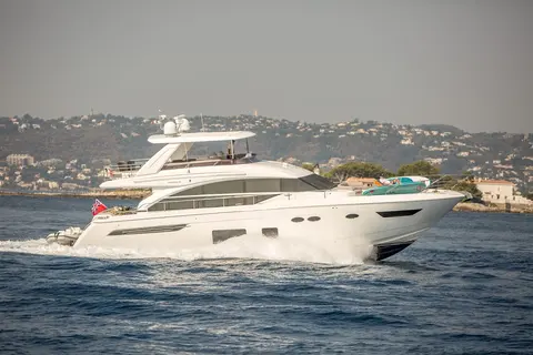 Shawlife Yacht Charter, photograph 2