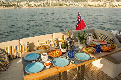 Shawlife Yacht Charter, photograph 9