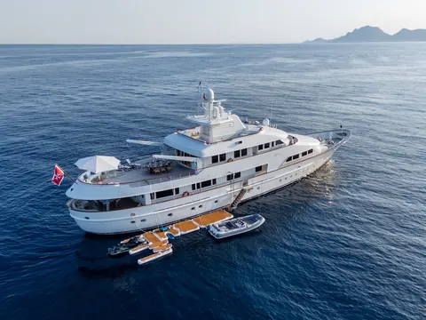 Sheergold Yacht Charter, photograph 4