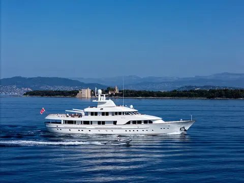 Sheergold Yacht Charter, photograph 5