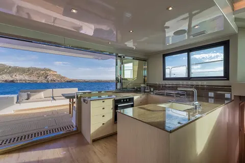 Silent Dream Yacht Charter, photograph 11