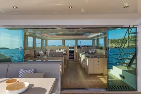 Silent Dream Yacht Charter, photograph 8