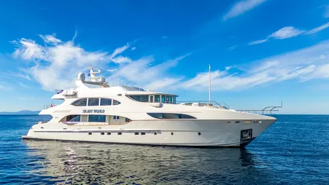 Silent World Yacht Charter, photograph 2