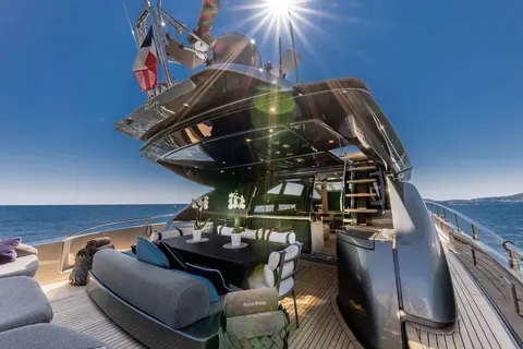 Silver Breeze Yacht Charter, photograph 10