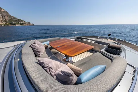 Silver Breeze Yacht Charter, photograph 11