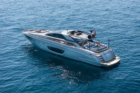 Silver Breeze Yacht Charter, photograph 4