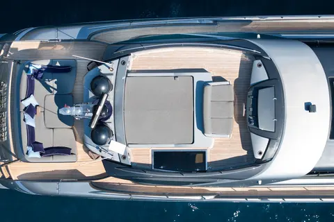 Silver Breeze Yacht Charter, photograph 7